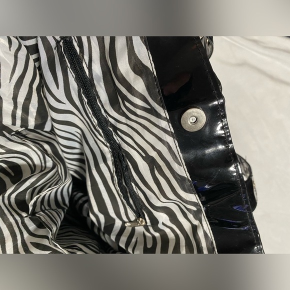 Large Black Puffer Nylon Padded Tote Handbag - Picture 5 of 13